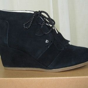 Toms Waterproof Shearing lined Desert wedge Boots